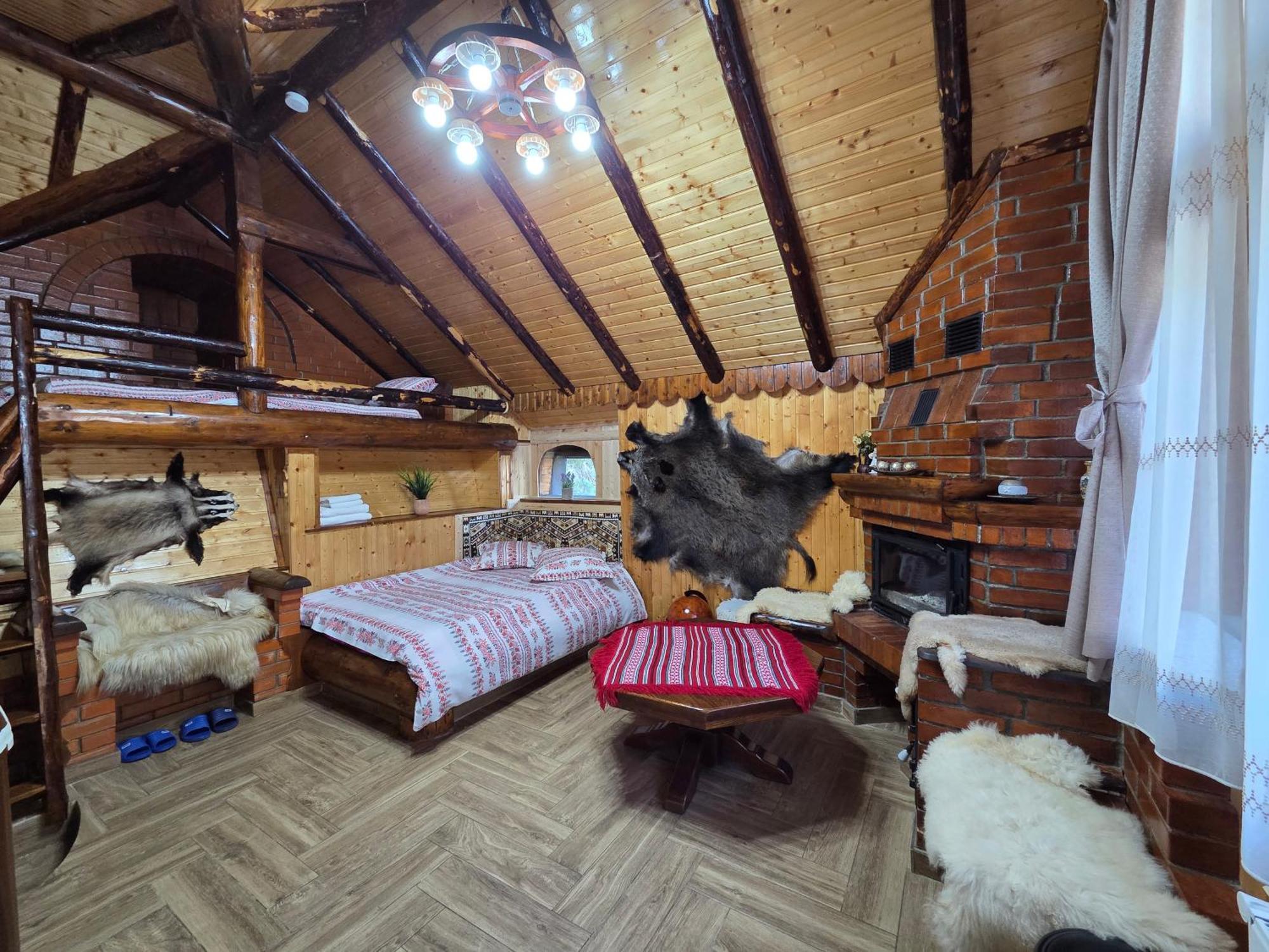 Cameră de familie cu baie privată